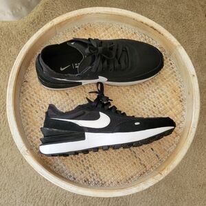 Womens Nike Waffle One Black White sz 7.5